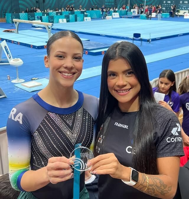 Ginastas Gabriela Barbosa e Gabriela Boucas