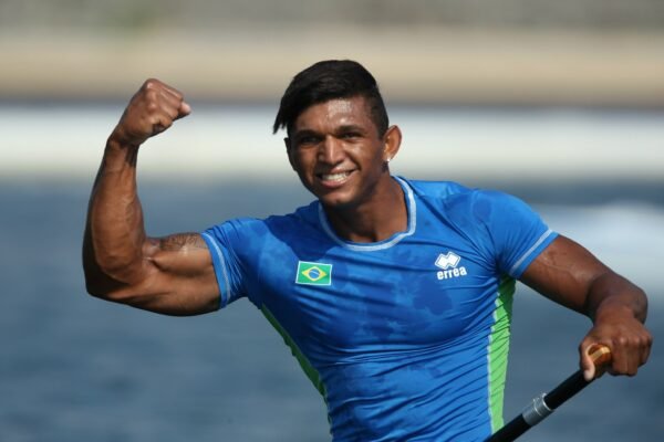 Isaquias Queiroz conquista ouro no C1 500m na Copa do Mundo de Canoagem Velocidade 2025 Isaquias Queiroz
