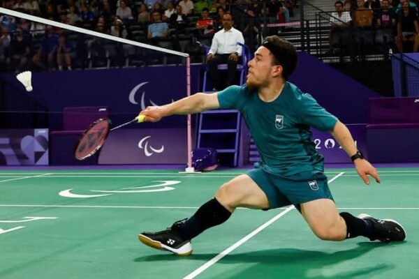 Vitor Tavares conquista o Internacional do Bahrein de parabadminton sem perder sets