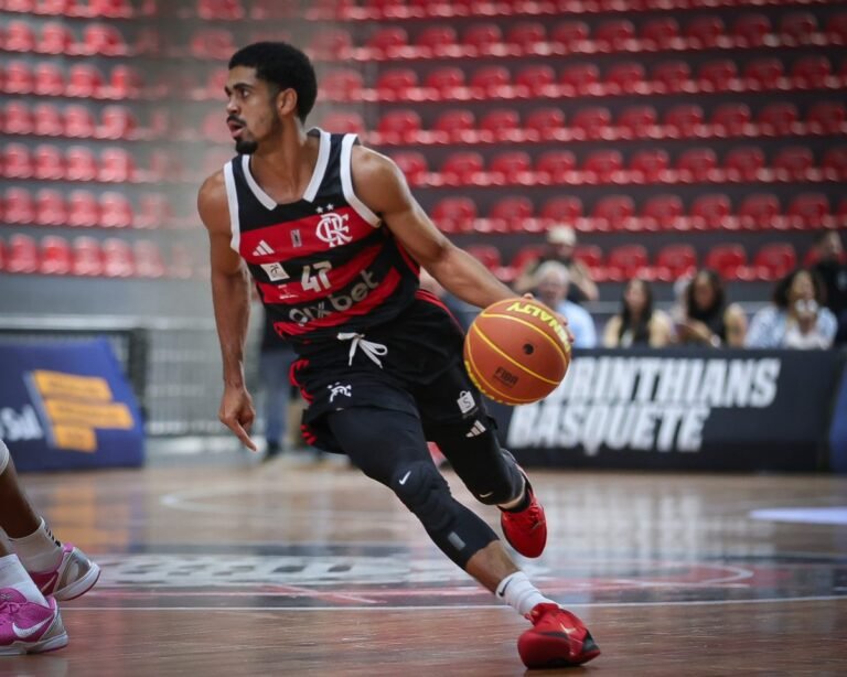 NBB 2025: Flamengo avança à semifinal e Pinheiros força jogo 5 contra Franca