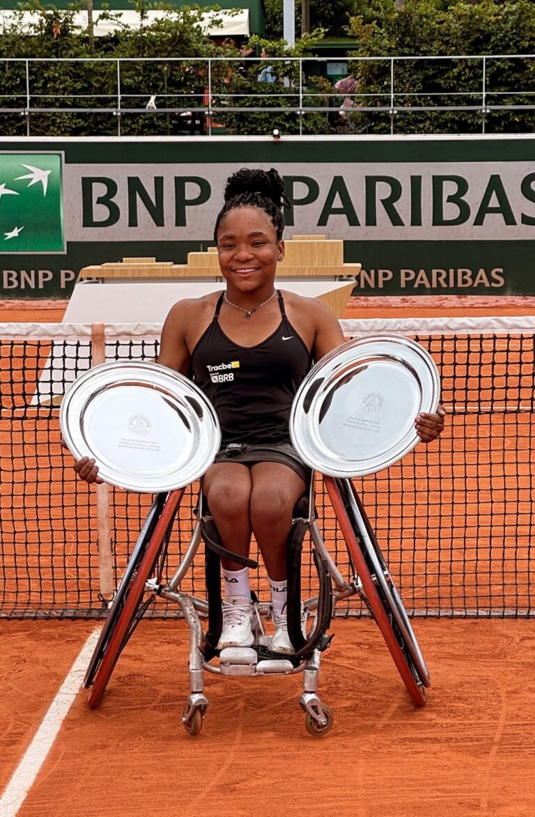 Vitória Miranda brilha em Roland Garros e conquista dois títulos no juvenil em cadeira de rodas