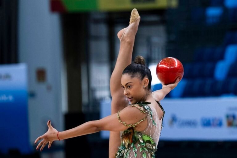Bárbara Domingos conquista o título do individual geral no Brasileiro de Ginástica Rítmica 2025
