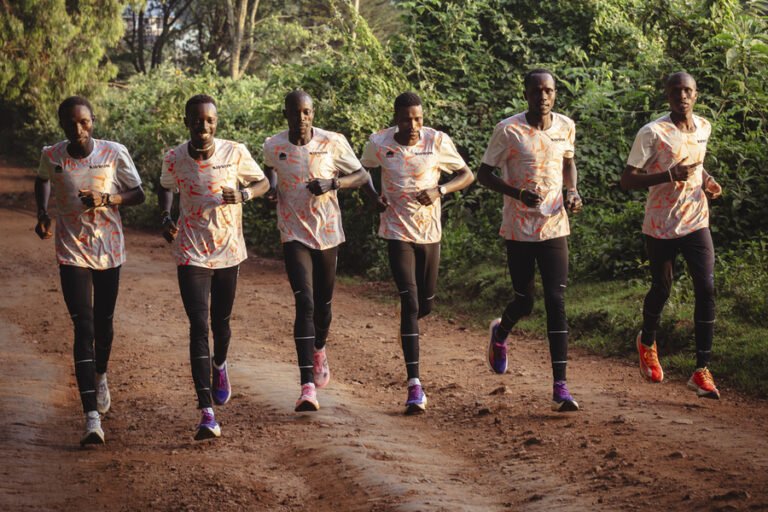 Atletas da 42 House chegam perto do recorde mundial no Ekiden de Paris