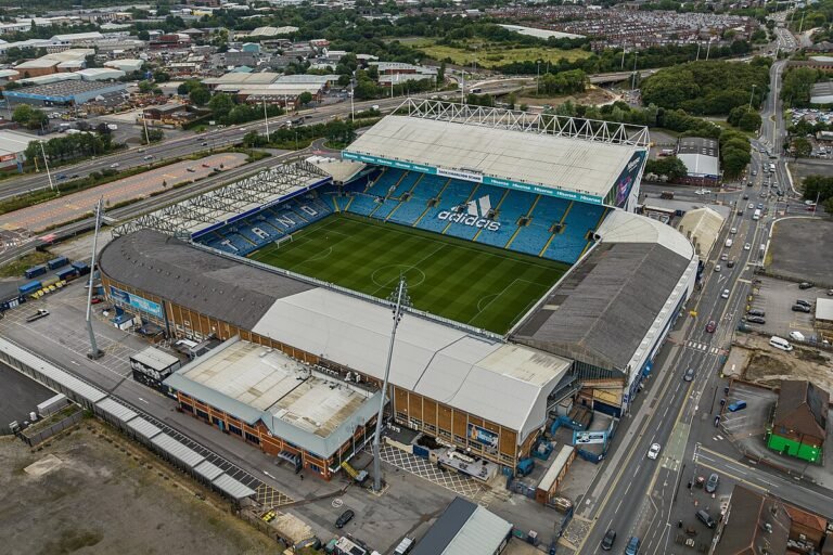 Leeds United obtém licença para ampliar Estádio Elland Road para 53 mil pessoas