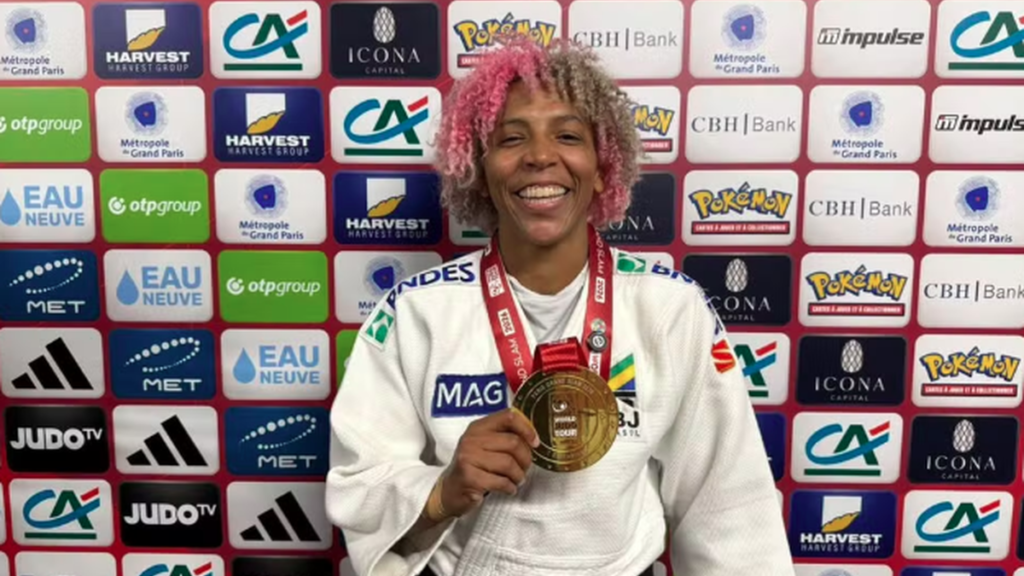 Rafaela Silva conquista ouro no Grand Slam de Paris e encerra jejum de 10 anos do Brasil